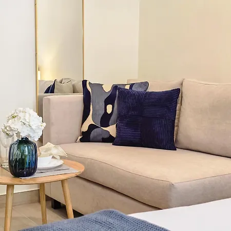 شقة Easygo- Lavish Stu With Pool View In Azizi Riviera دبي المظهر الخارجي الصورة