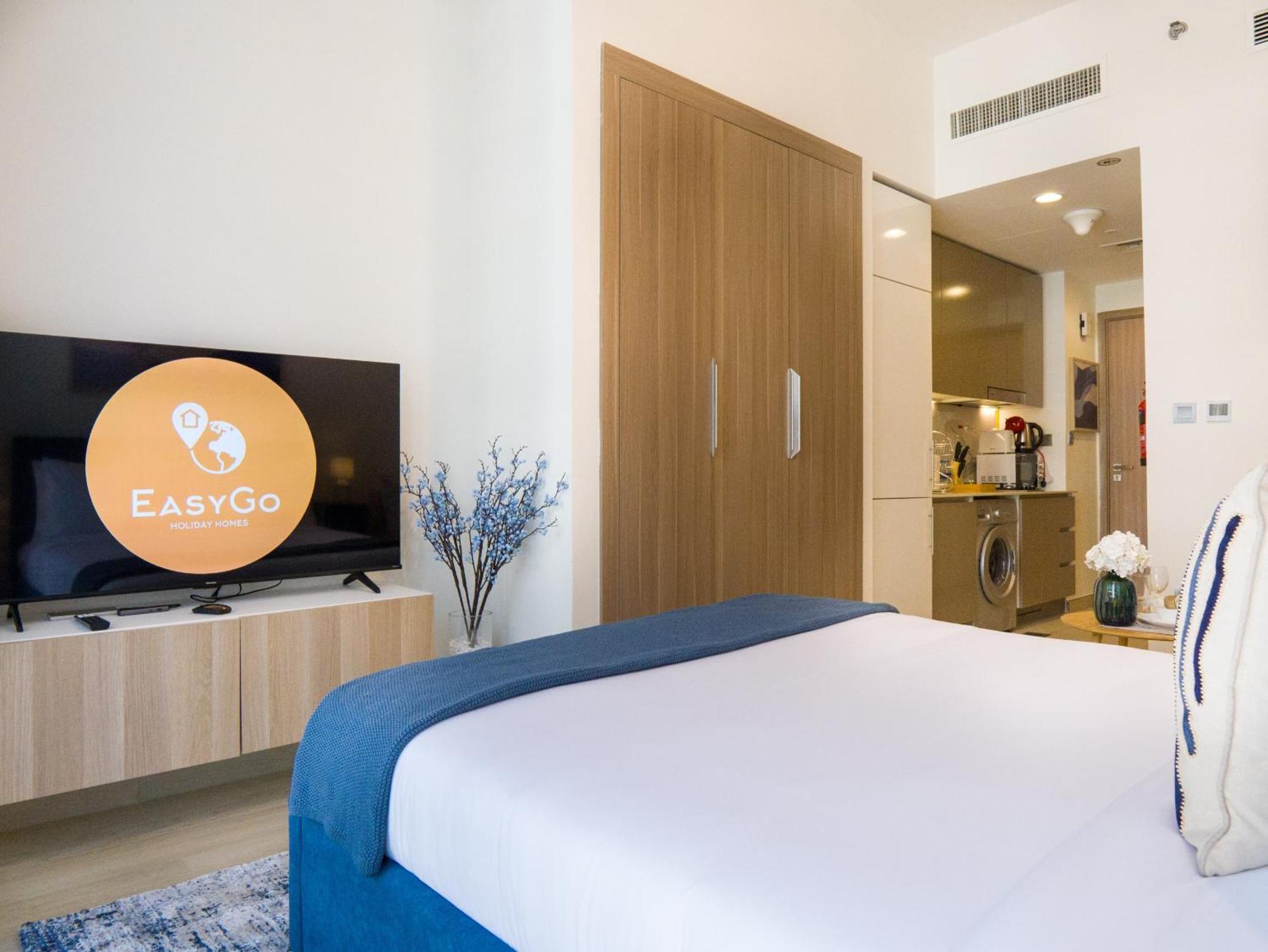 Appartement Easygo- Lavish Stu With Pool View In Azizi Riviera Dubaï
