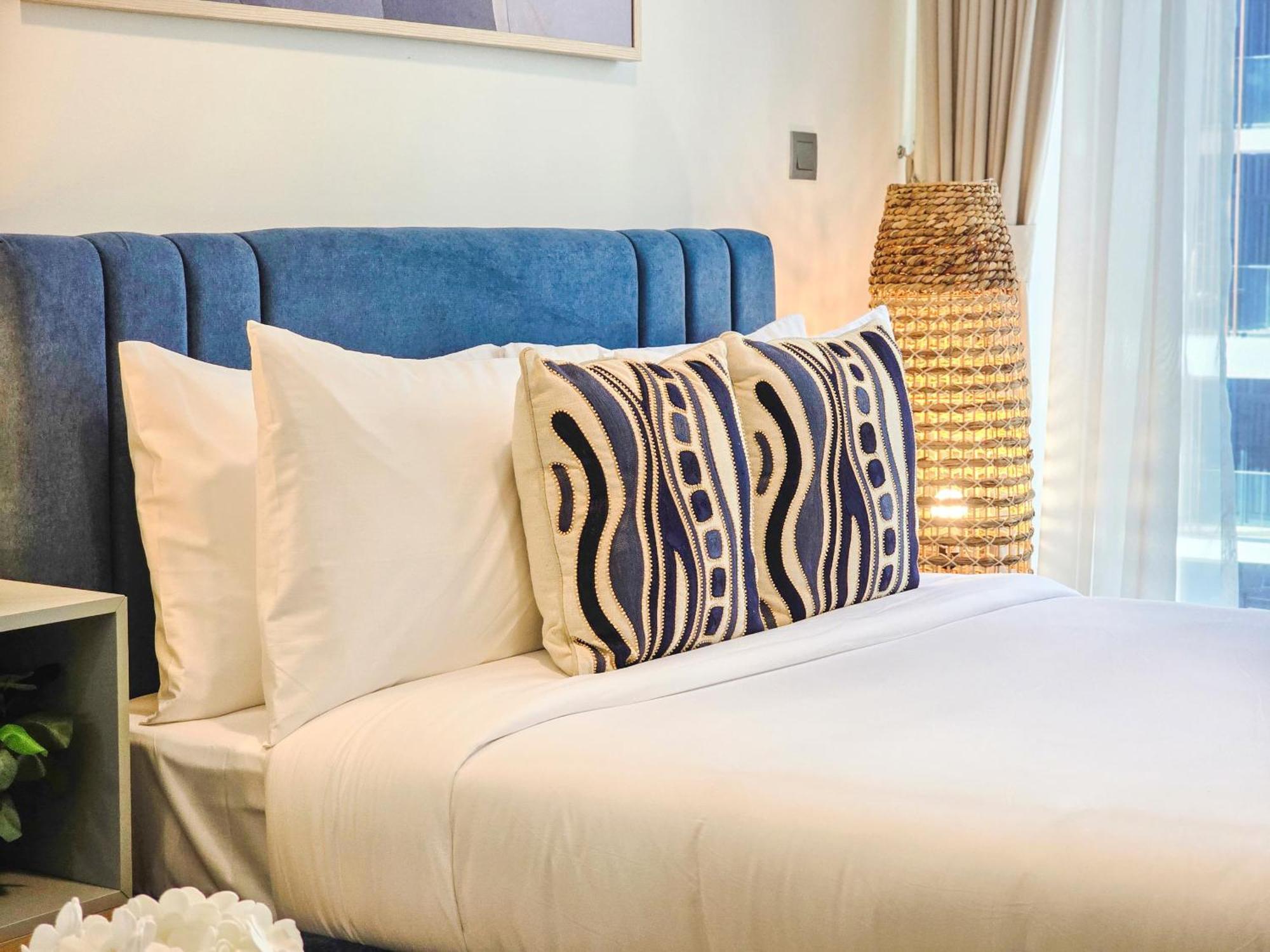 Appartement Easygo- Lavish Stu With Pool View In Azizi Riviera Dubaï